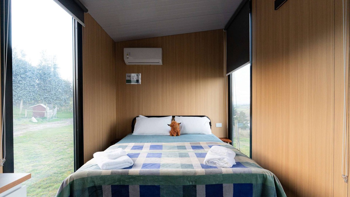 Surat Bay House | Bruce Farm Alpaca Cabin 1 by Tiny Away