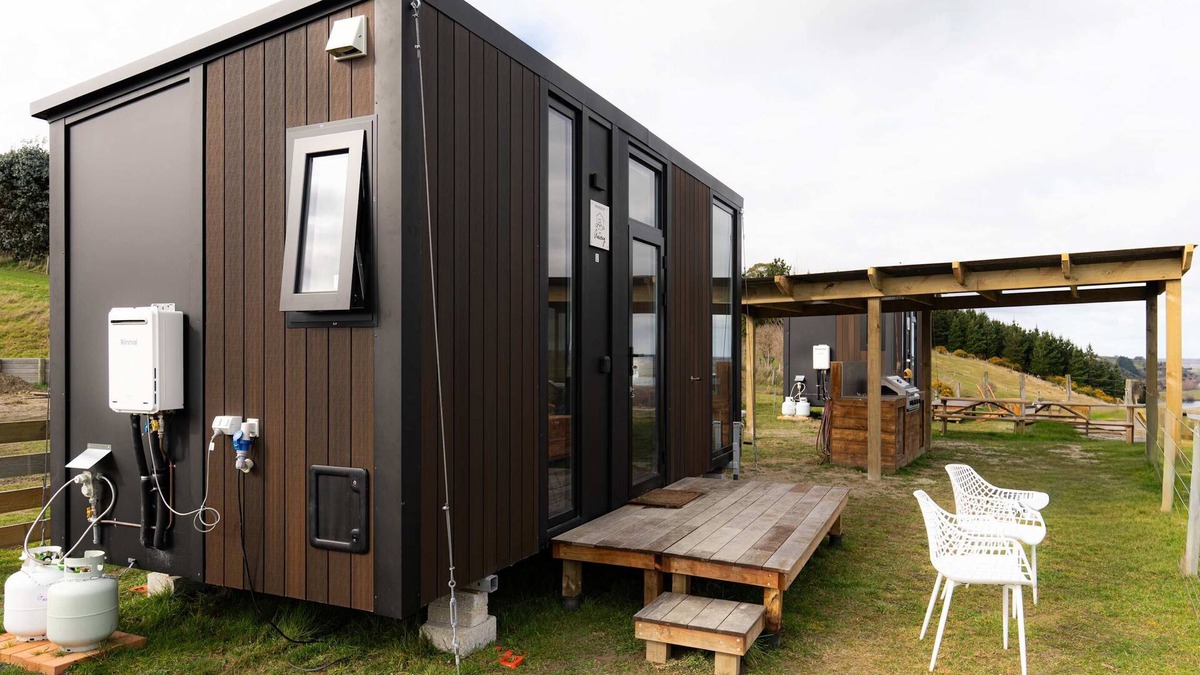 Surat Bay House | Bruce Farm Alpaca Cabin 2 by Tiny Away