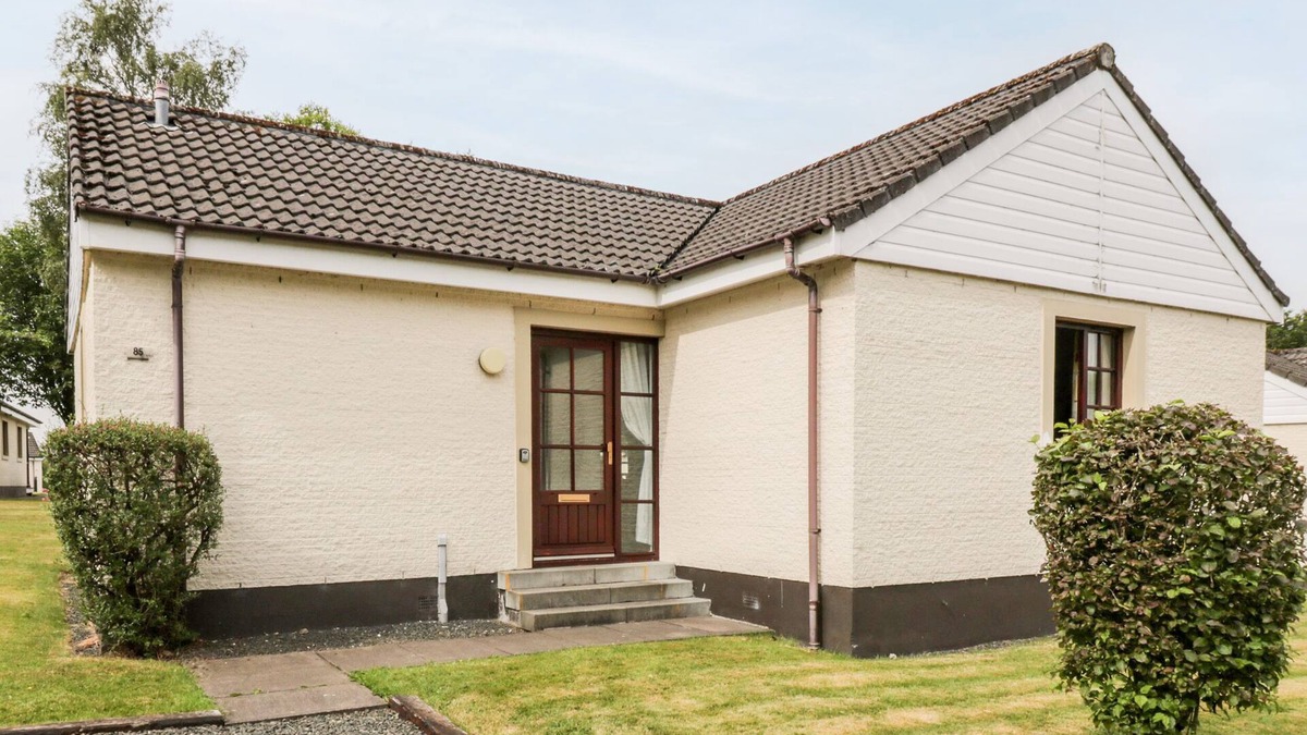 Dailly House | BRUNSTON CASTLE, family friendly, with a garden in Dailly