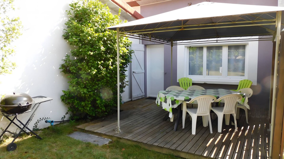 Lesperon RV Rental | "Bruyères - Domaine Des Landes" with shared pool, private terrace, and shared garden