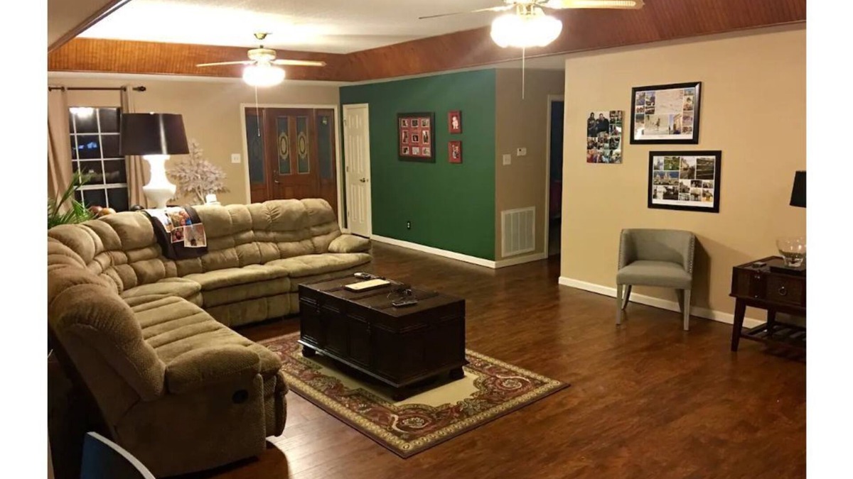 Bryant House | Bryant Home - Very Roomy, 3 Bedroom, 2 Bath Home