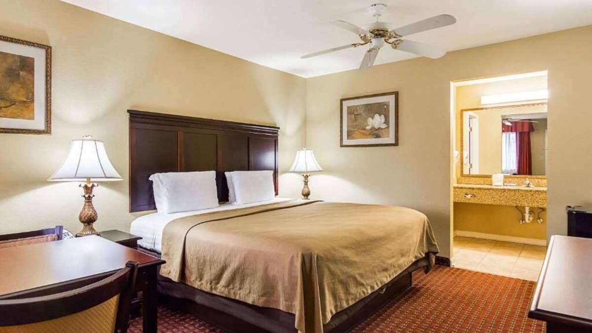 Bryant Hotel | Bryant Inn & Suites