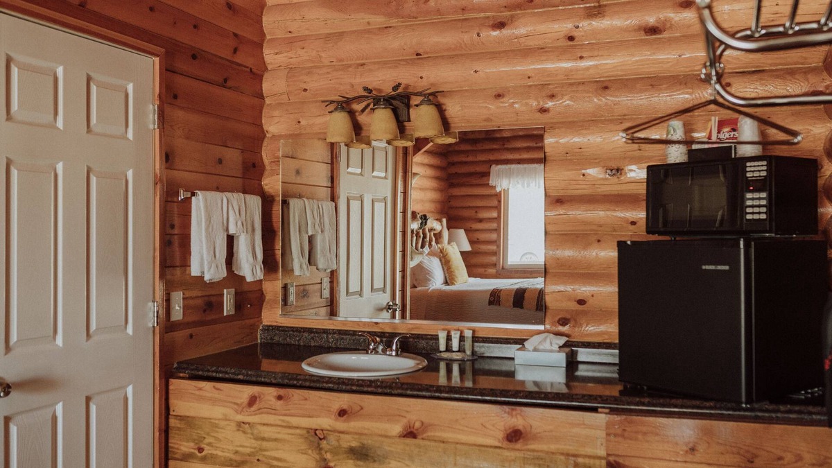 Tropic Cabin | Bryce Canyon Log Cabins