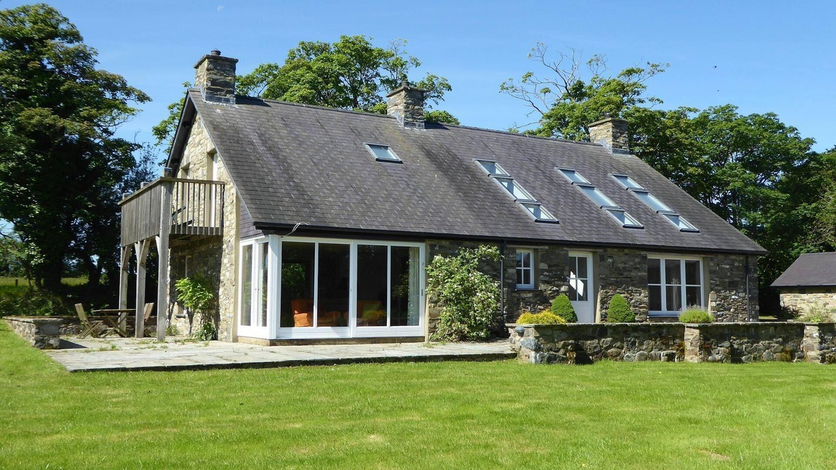 Tregaron Cottage | Bryn Isaf, Tregaron - Two Bedroom Cottage, Sleeps 5