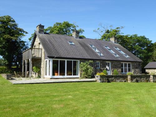 Tregaron House | Bryn Isaf Tregaron