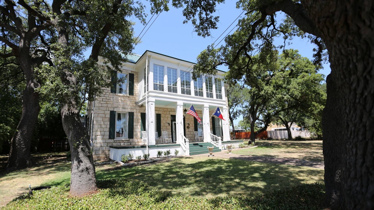 Belton Bed & Breakfast | Bryn Oaks Bed and Breakfast