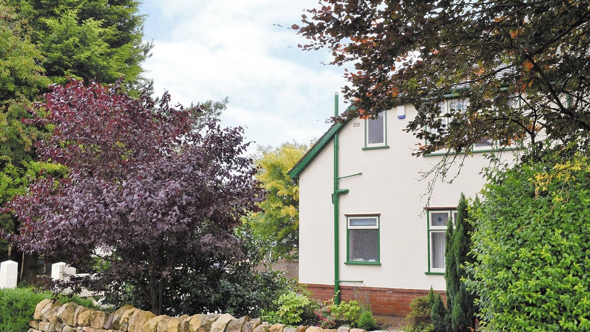 Ault Hucknall Cottage | Bryn Tor - The Gardener's House