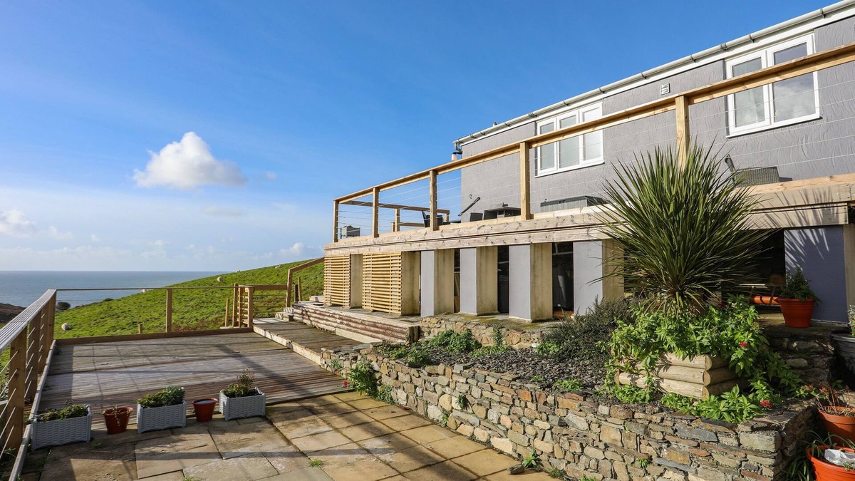Tywyn Cottage | BRYN Y MOR, pet friendly, country holiday cottage in Llwyngwril