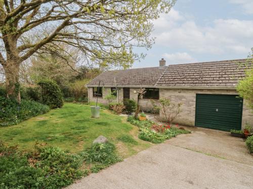 Llangybi House | Bryn yr Haf