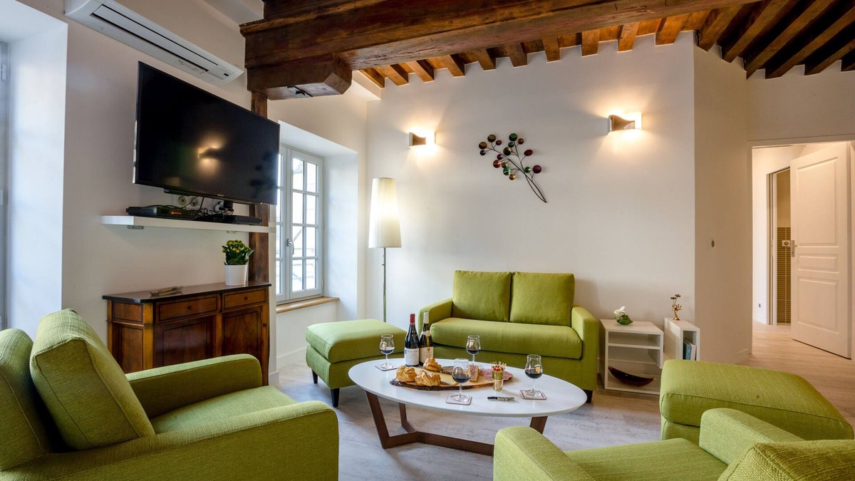 Beaune City Centre Apartment | BSH - Beaune Guigone - Parking included