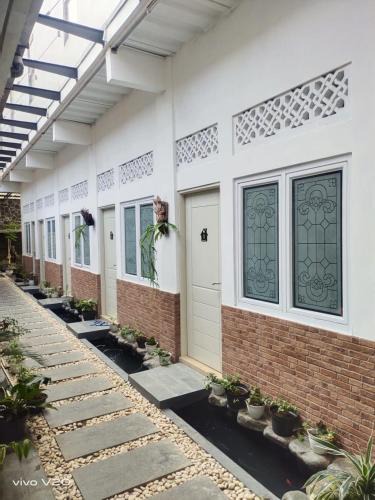 Sangkanurip House | Bu Sepuh GuestHouse