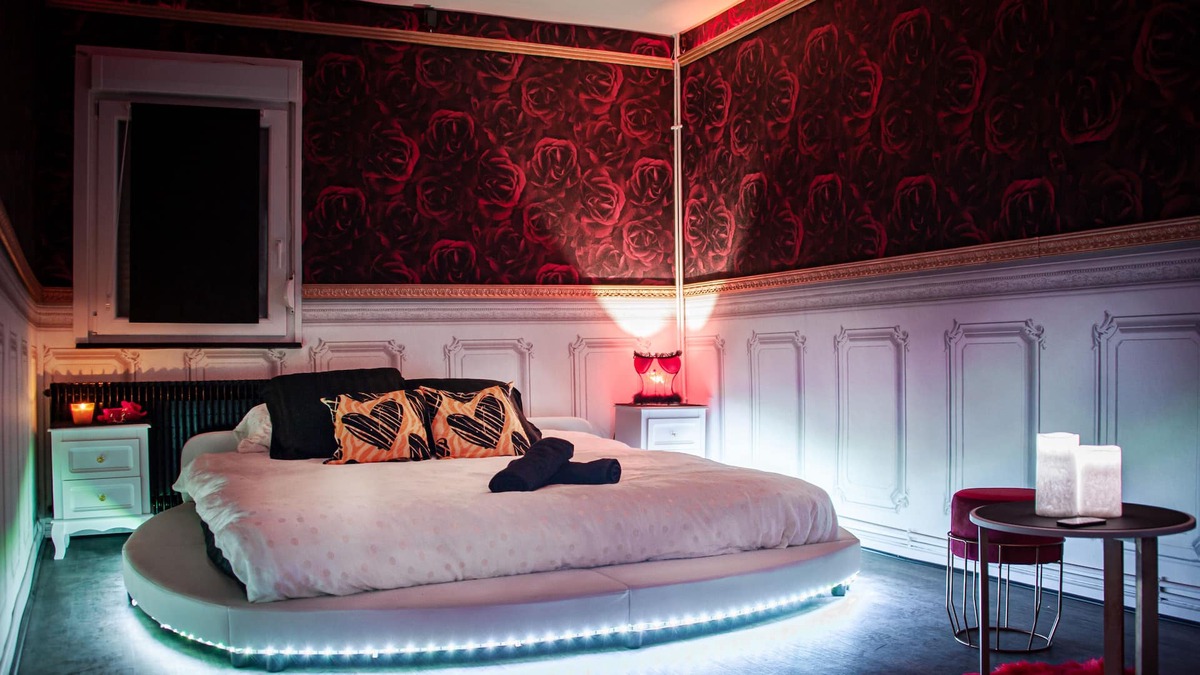 Thann House | Bubble of love, a romantic night
