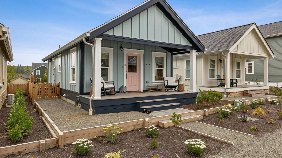 Pacific Beach House | Bubbles Up: Hot Tub, Dog Friendly