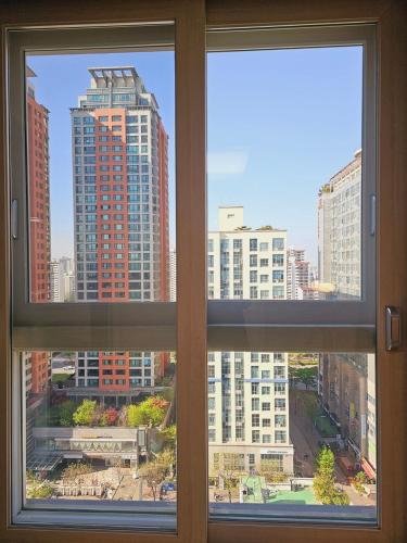 Bucheon Apartment | Bucheon Sinjung-dong Station High Floor View Lovely House