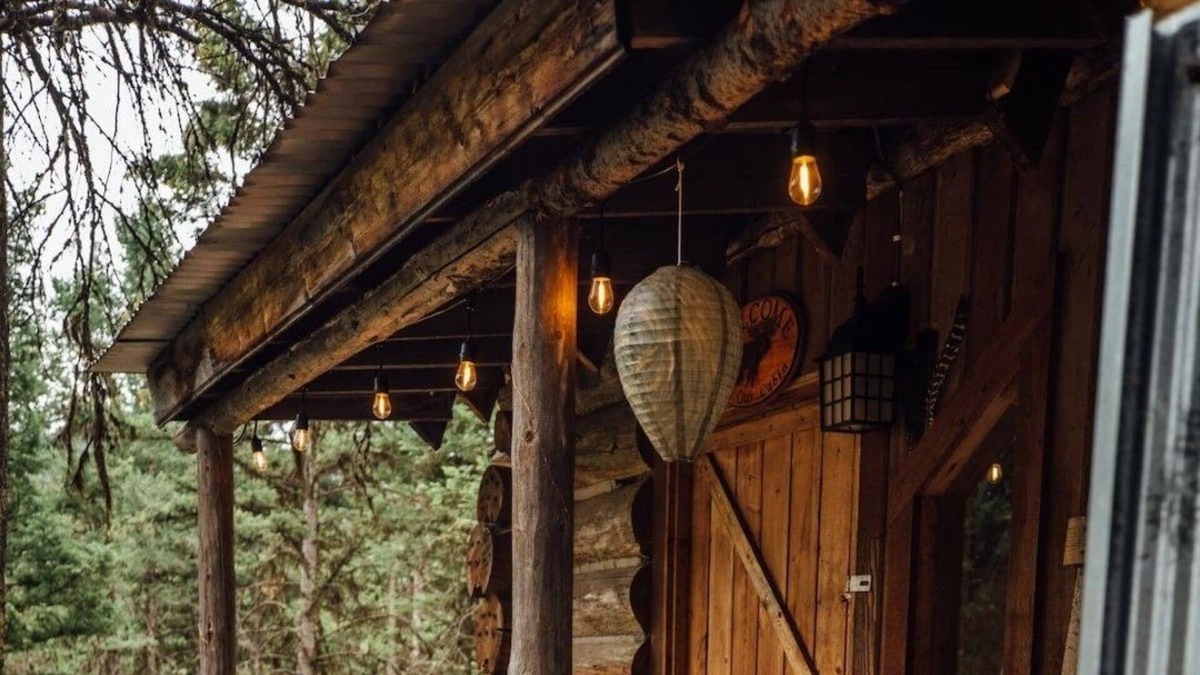 Kila Cabin | Buck Ridge Log Cabin Wild game everywhere