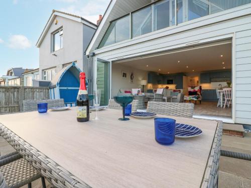 Pevensey House | Bucket and Spades- Right on the Beach