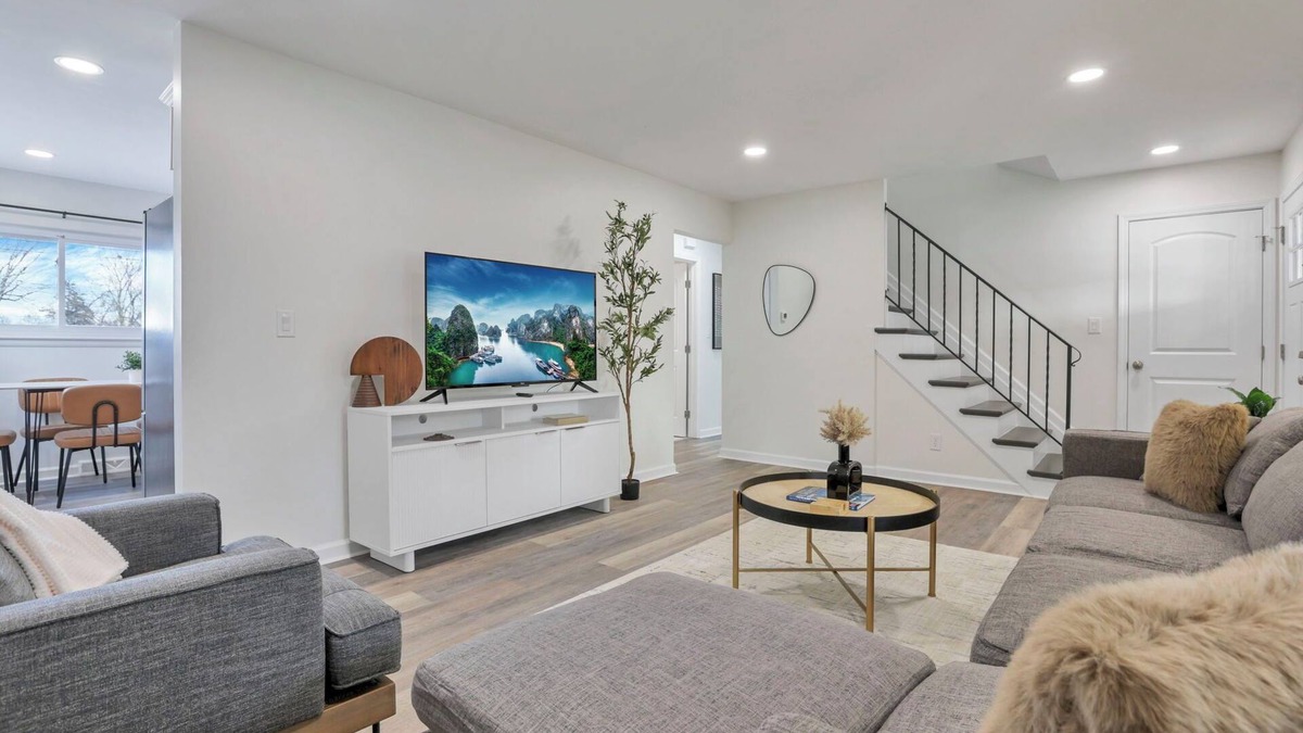 Columbus House | Buckey Retreat, 4-bedroom 2 story home, newly renovated, Prime Location.
