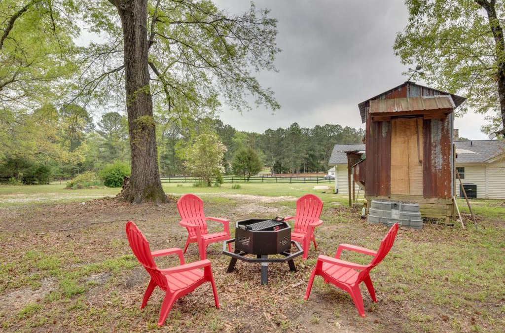Buckhead House | Buckhead Cabin with Fireplaces and Private Pool!