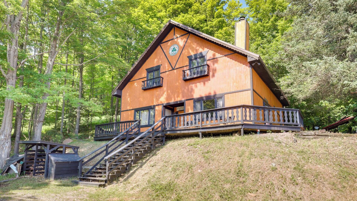 Stambaugh Cabin | 'Buckhorn' in Iron River w/Sauna: Fish & Hike!