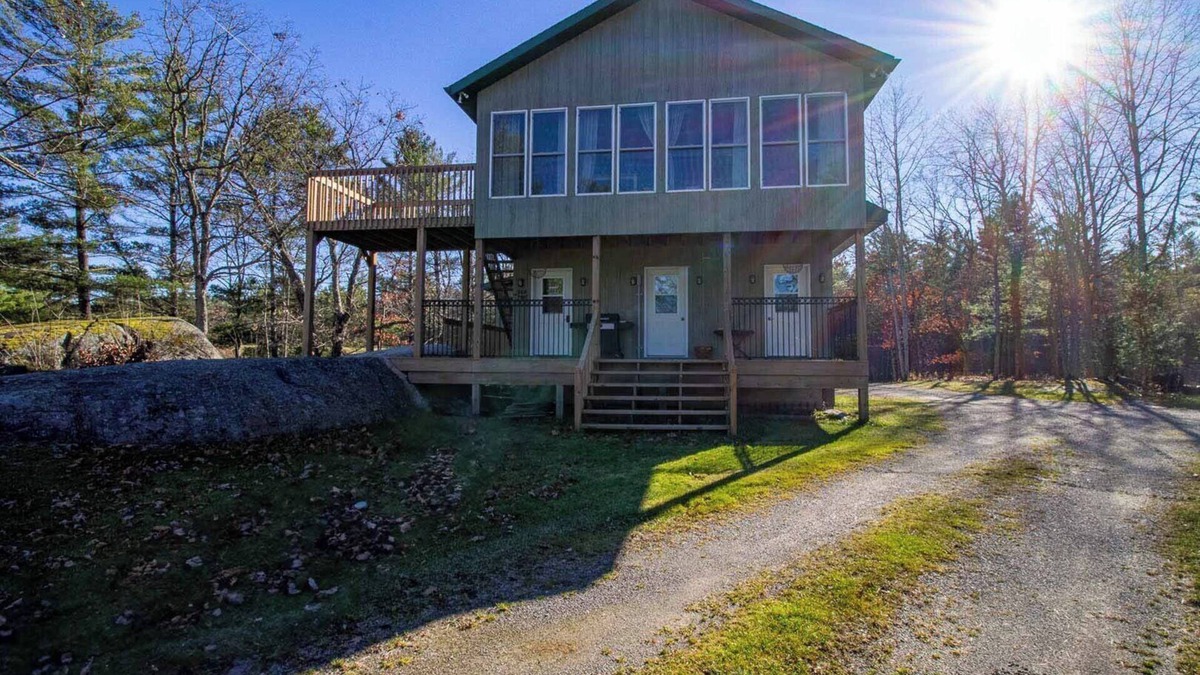 Trent Lakes Cottage | Buckhorn's Angelfire Marsh View