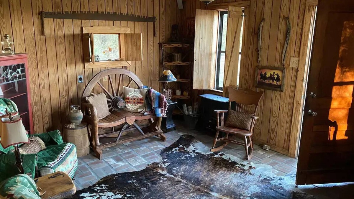 Webster Parish Cottage | "Bucking Bull Bunkhouse" on Bucking Bull Farmn