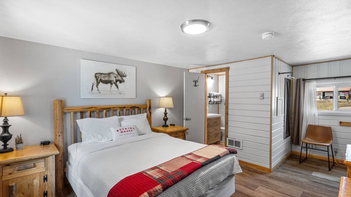 West Yellowstone Hotel | Bucking Moose Bobcat Room (#4)