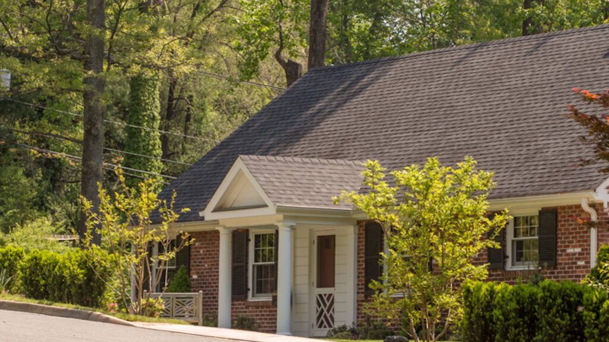 Venable House | Buckingham Hall | Luxury, Furnished 3BR Home 1 mile from UVa & 1.5 to Downtown