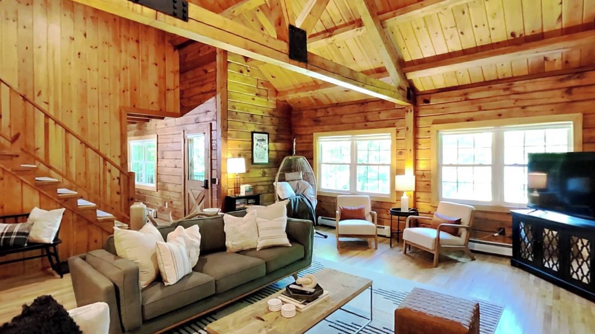 Bucksport Cabin | Bucksport Bliss A Luxe Log Cabin. Waterview & Private.