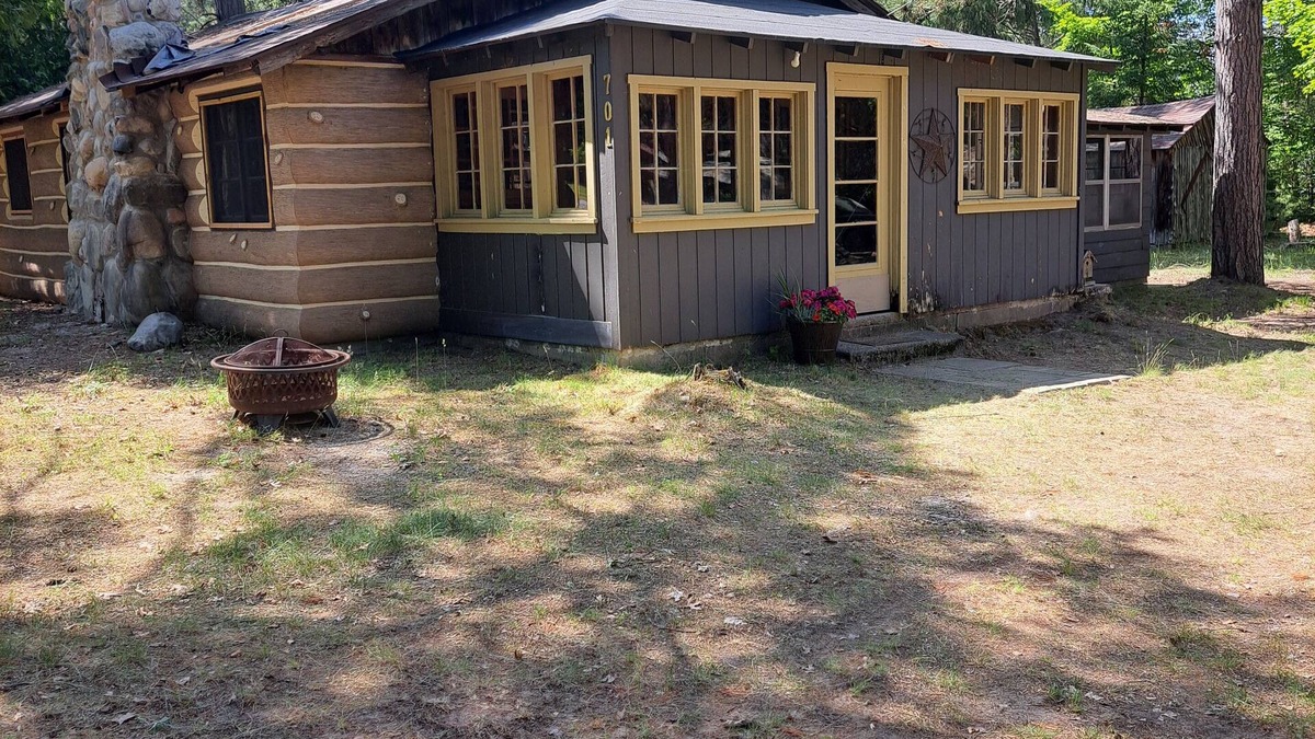 Mio Cabin | Buckwild Cabin; Au Sable river/Kirtland Warbler/BullGap/Wolf Creek/UTV/Kayaking