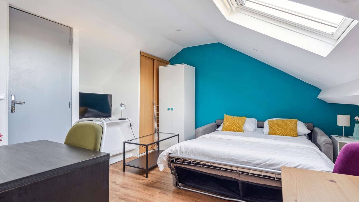 Charleville-Mezieres Apartment | Budget apart city centre with parking