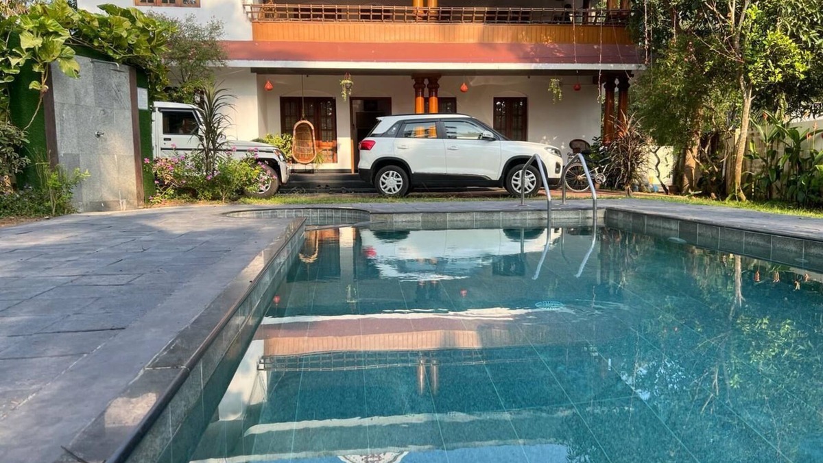 Alappuzha Bed & Breakfast | Budget friendly beach side villa with pool.
