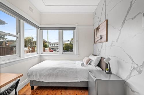 Padstow House | Budget-Friendly Comfort - Private Single Room in Padstow - Shared Bathroom