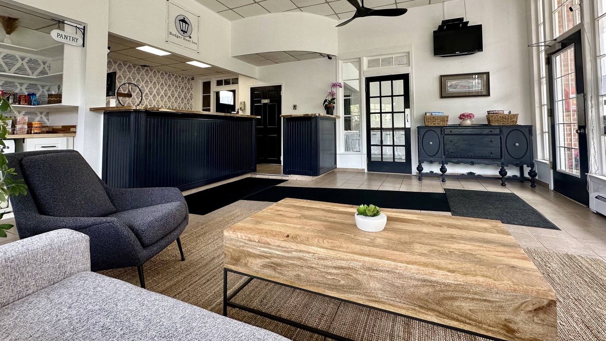 Riverhead Hotel | Budget Host East End Hotel in Riverhead