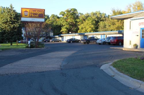 Fridley Hotel | Budget Host Inn Fridley