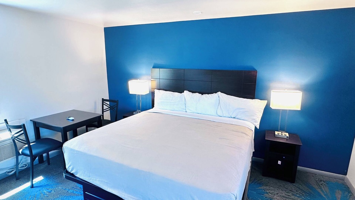 Manistique Hotel | Budget Host Inn Manistique