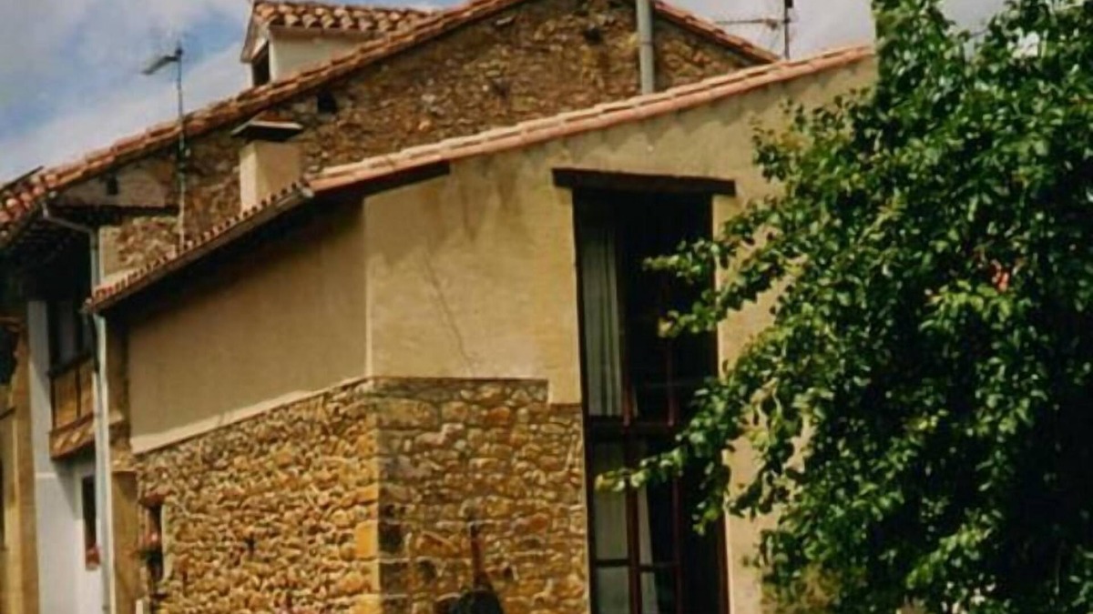 Buelles Cottage | Buelles: Cottage, quality and warmth between the mountains and the sea