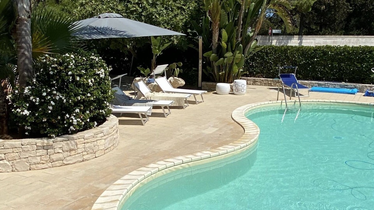 Torre Chianca Villa | Buen Retiro - Villa with pool and jacuzzi 400 m from the sea