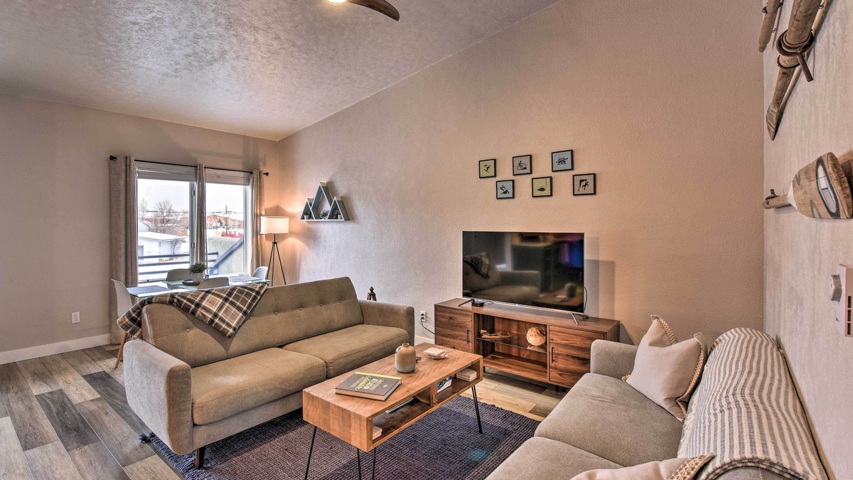 Buena Vista Condo | Buena Vista Condo: 1/2 Mile to River & Main St!