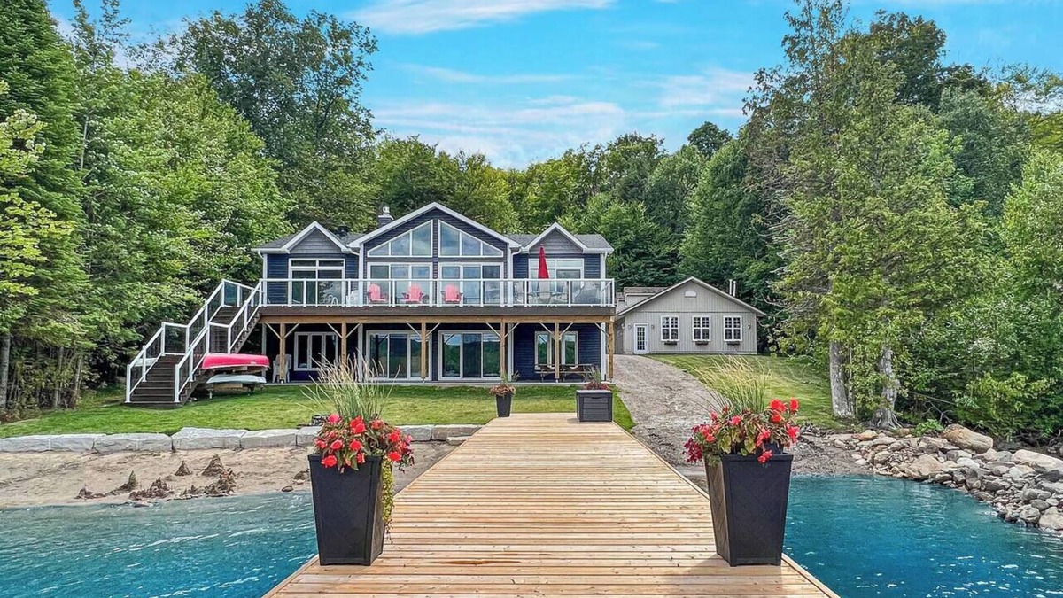 Dysart et al House | Buena Vista Executive Cottage - Redstone Lake