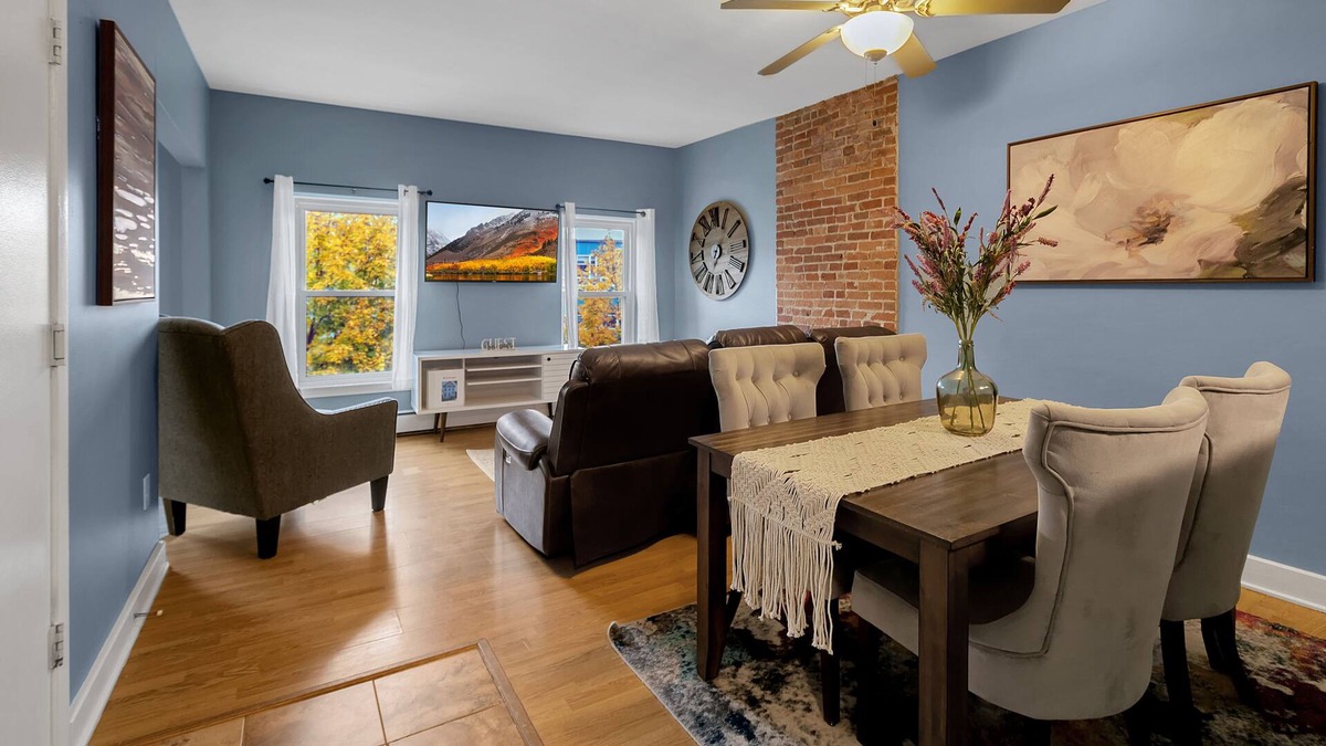 Downtown Buffalo Apartment | Buffalo 3 Bedroom Apartment Close to Everything