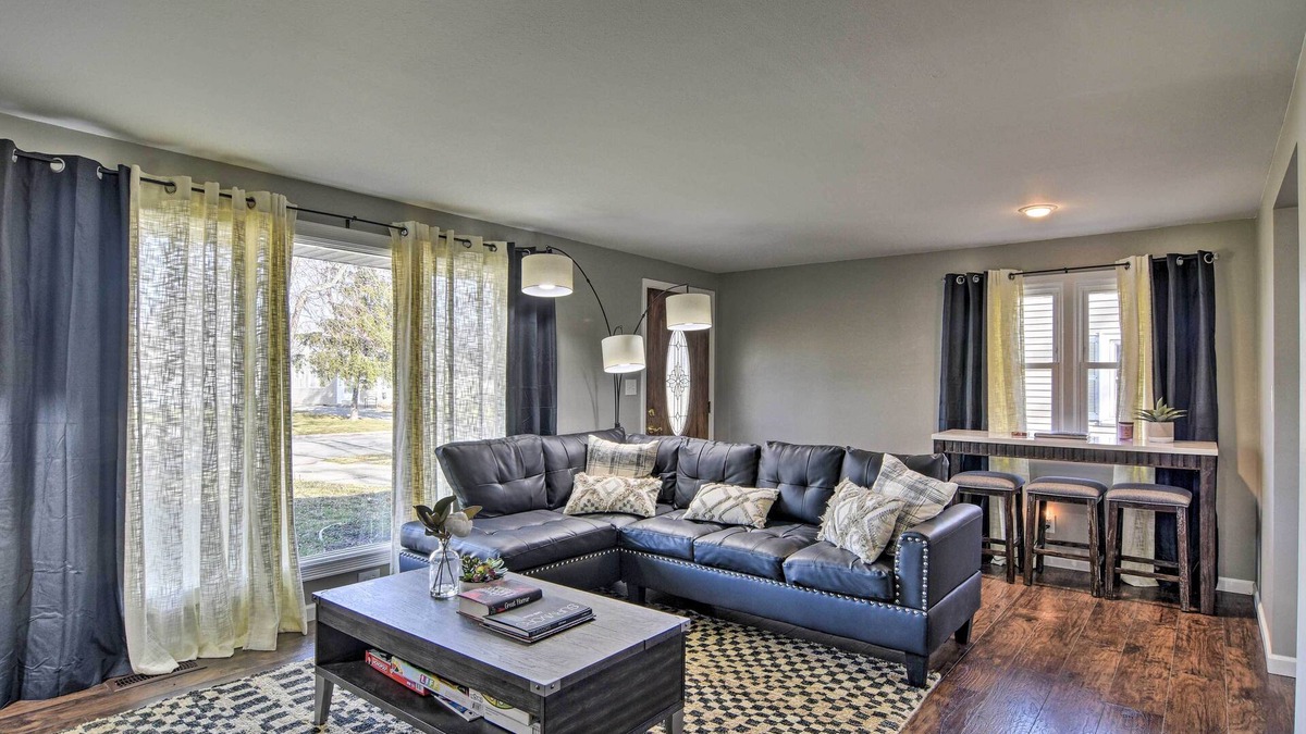 Eggertsville House | Buffalo Getaway w/Charcoal Grill & Patio!