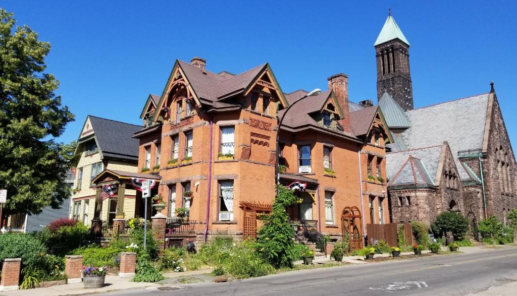Downtown Buffalo Bed & Breakfast | Buffalo Harmony House
