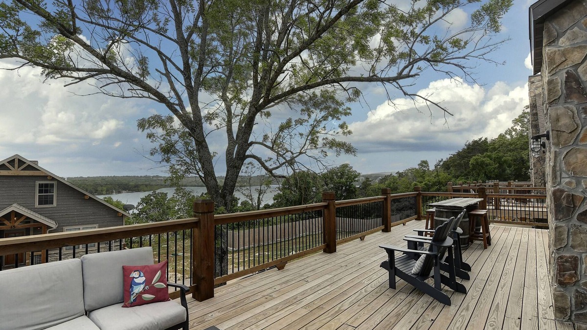 Lampe Cabin | Buffalo Lodge- Lake View w/Pickleball Court