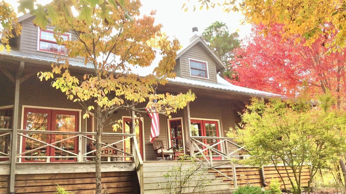 Mt. Sherman Cabin | Buffalo River Farmhouse-Only 2 miles to Kyle's Landing on the Buffalo River!