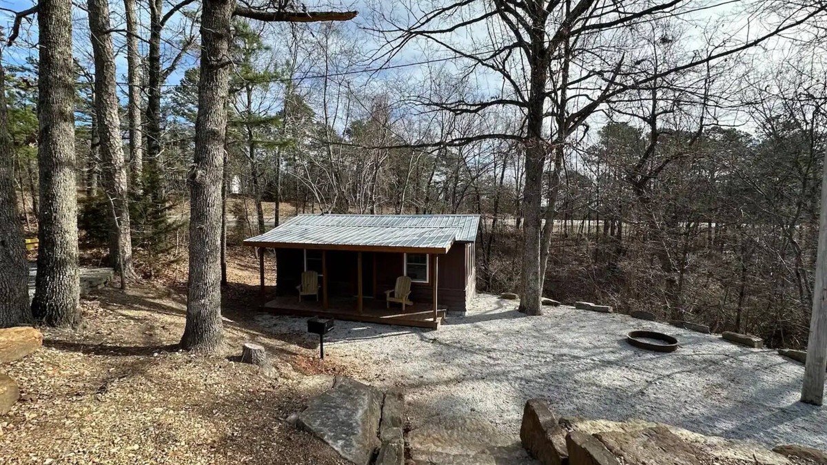 Bruno Cabin | Buffalo River RV Park & Campground Cabin 2