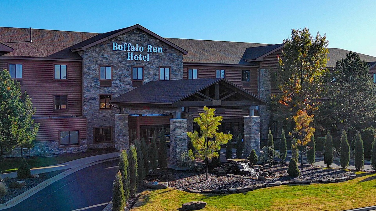 Miami Hotel | Buffalo Run Casino & Resort