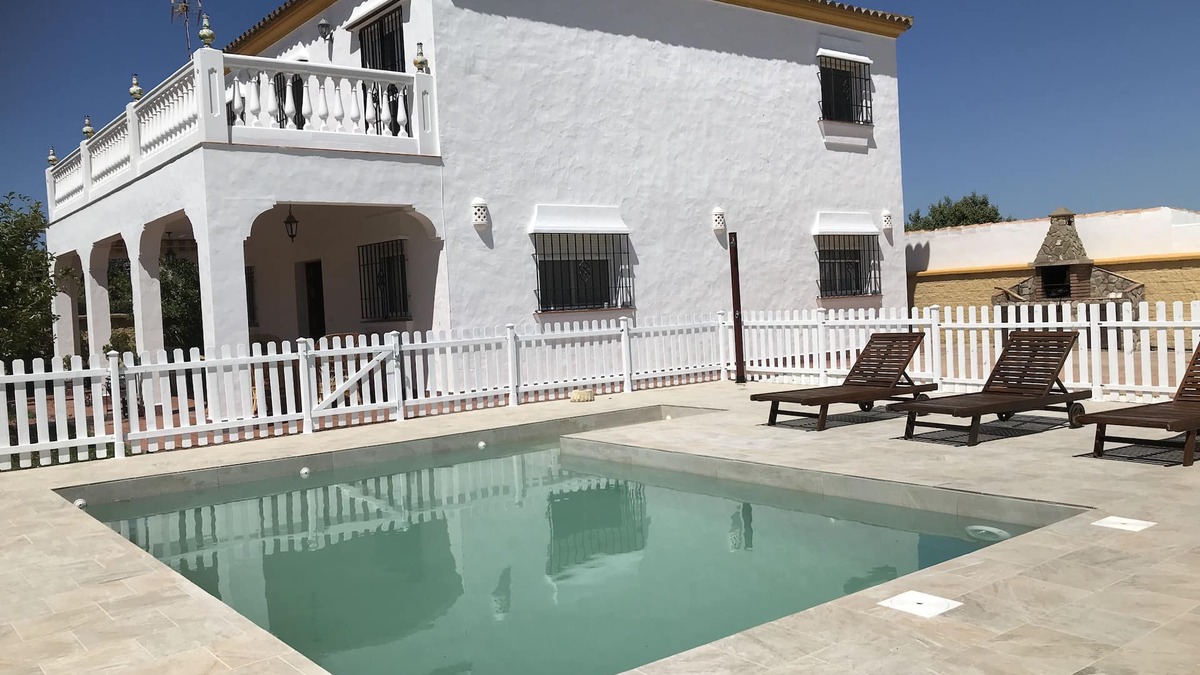 Conil de la Frontera Ski Chalet | Buganbilia Ideal for a good holiday