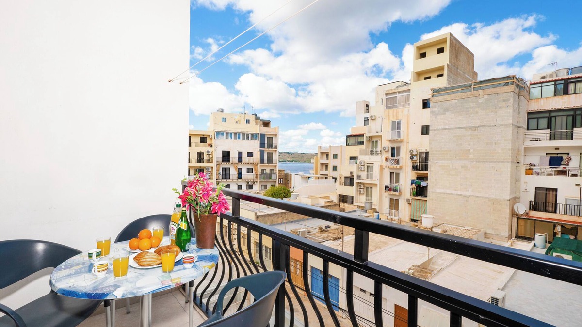 Bugibba Apartment | Bugibba - 2 bedroom apt 150m from Sea Front Fully Air Conditioned, Terraces WiFi