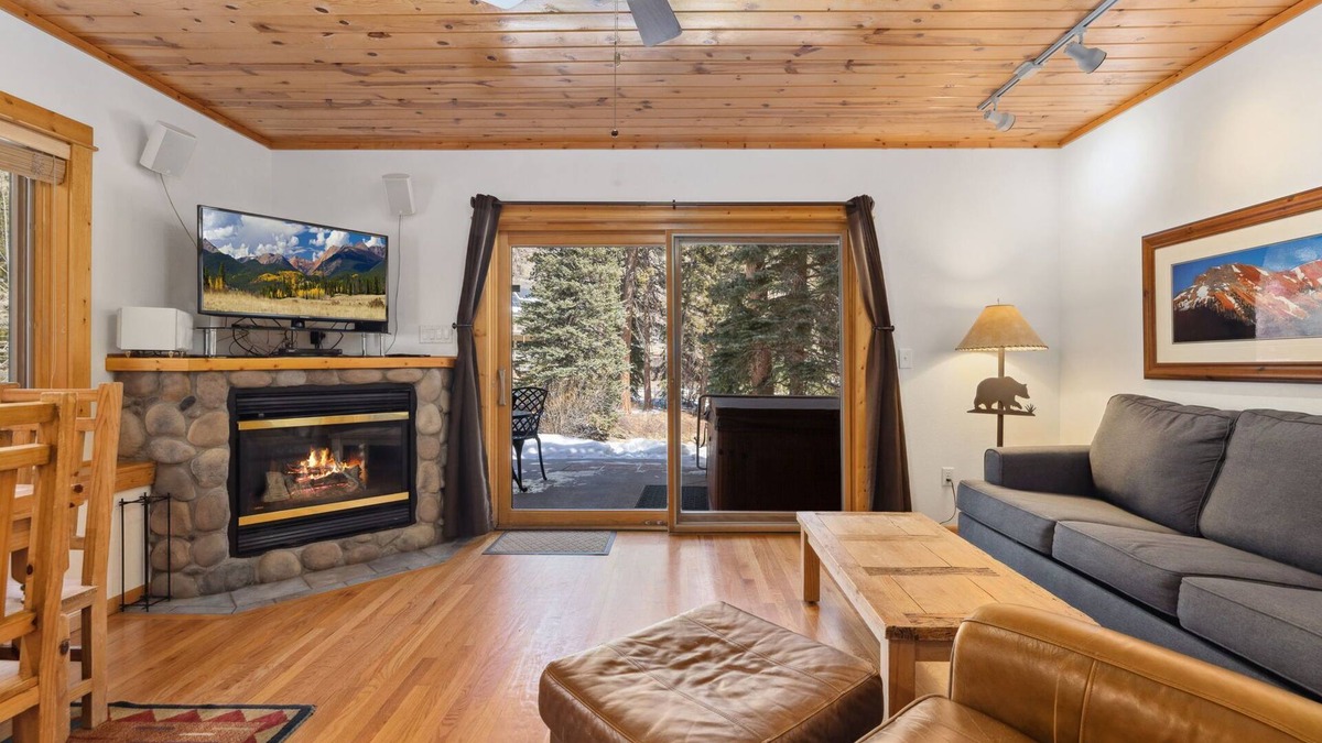 Fall River Estates Condo | Bugle Point B14 (Private Hot tub) River Views!