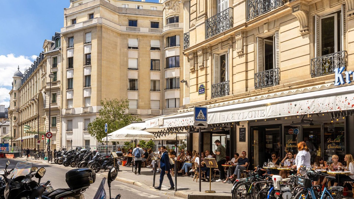 Quartier de l'Ecole-Militaire Apartment | Build Me Up, Buttercup, by Veeve